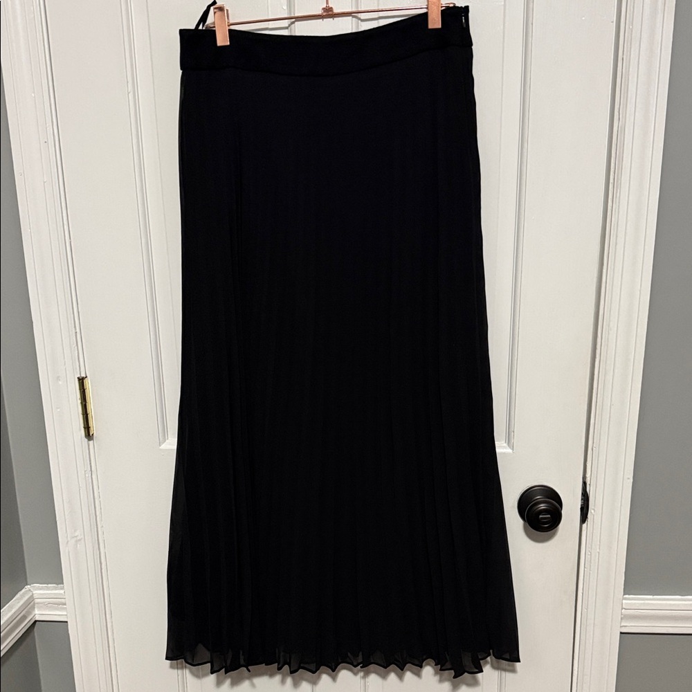 Chic Black Maxi Skirt